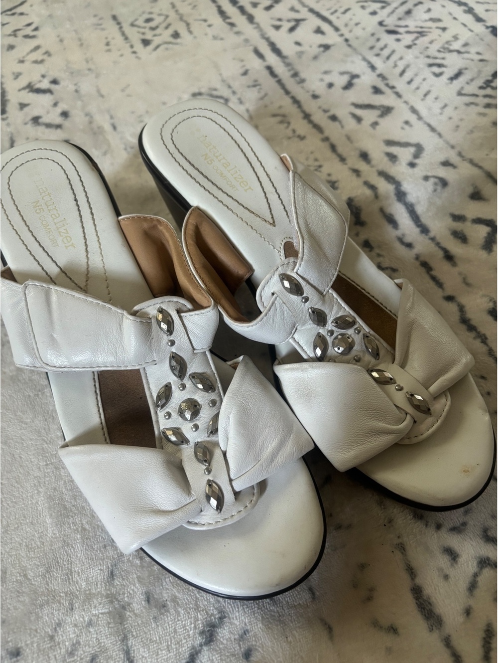 Naturalizer N5 Comfort Women's White Leather Bow Sandals Size 8.5M